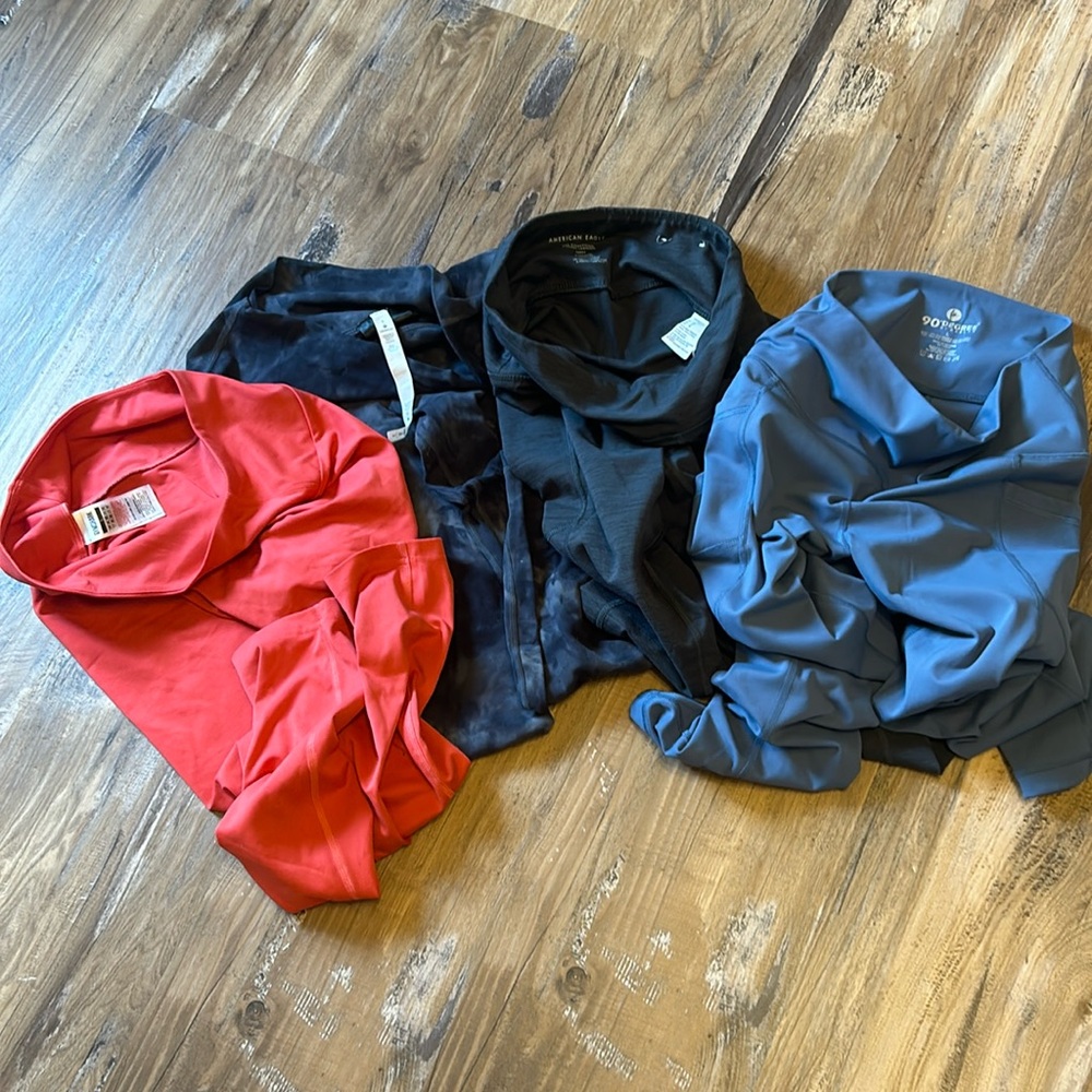 4 pair Leggings all Brand Name!!